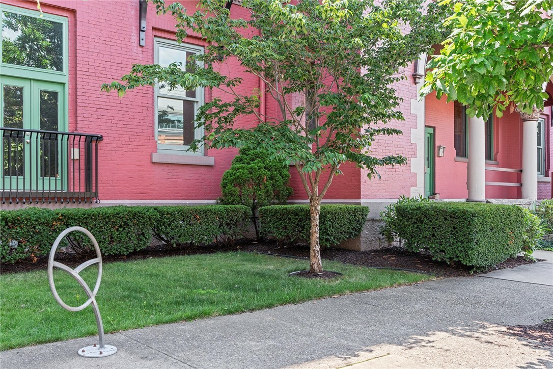 Property Photo:  3080 Smallman St Unit 1  PA 15201 