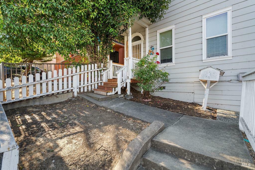 Property Photo:  723 Florida Street  CA 94590 