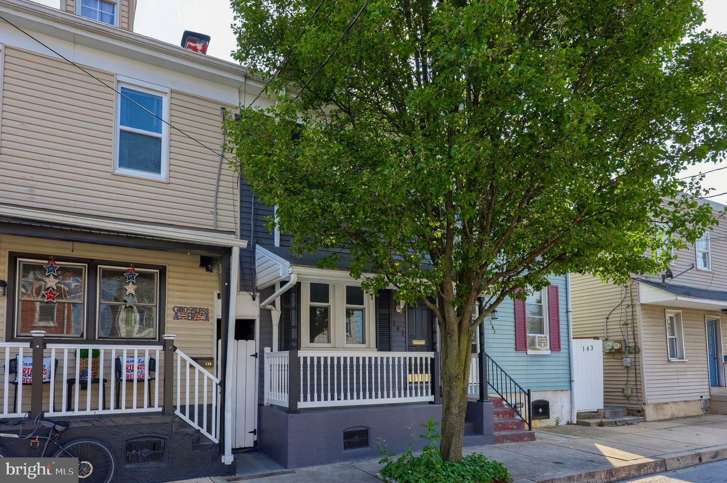 Property Photo:  141 S 5th Street  PA 17512 