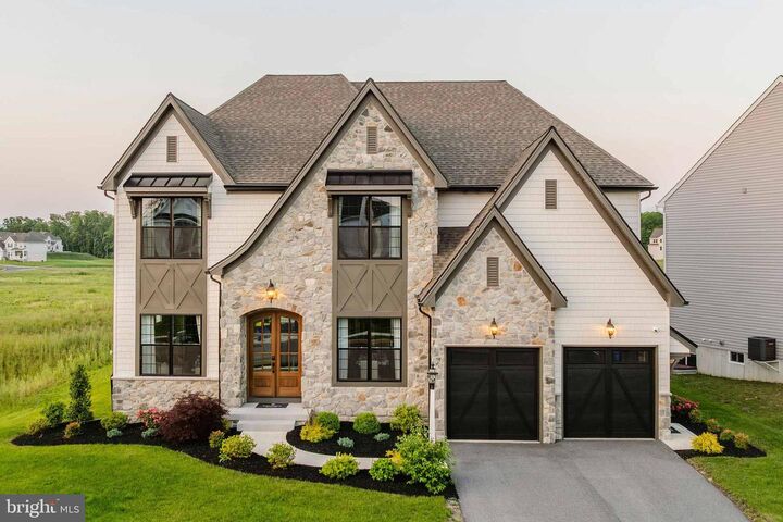 Property Photo:  122 Silver Circle Devonshire  PA 17050 