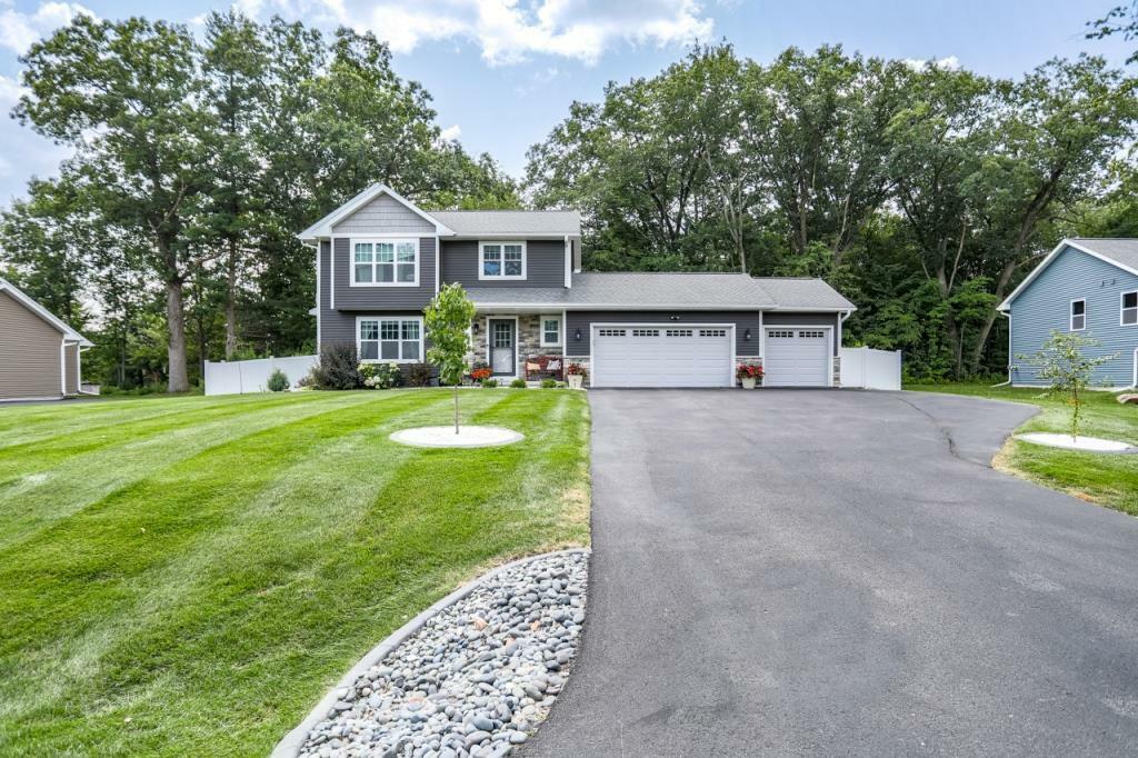 Property Photo:  2555 Sunny Meadow Drive  WI 54455 