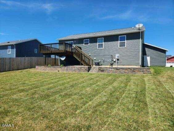 Property Photo:  5010 39th Avenue NW  ND 58554 