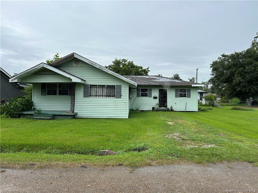 Property Photo:  2437 Dewey Street  LA 70601 