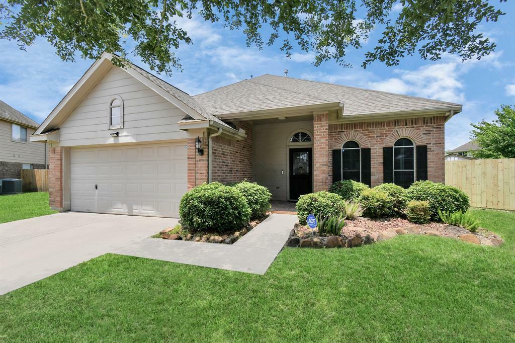 Property Photo:  2701 Maple Spring Drive  TX 77536 