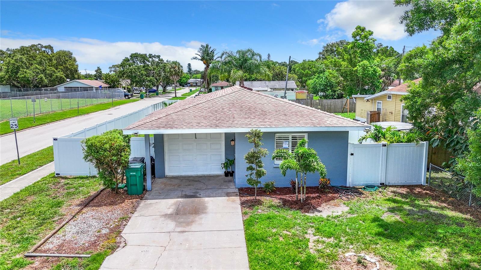 Property Photo:  1220 26th Avenue W  FL 34221 