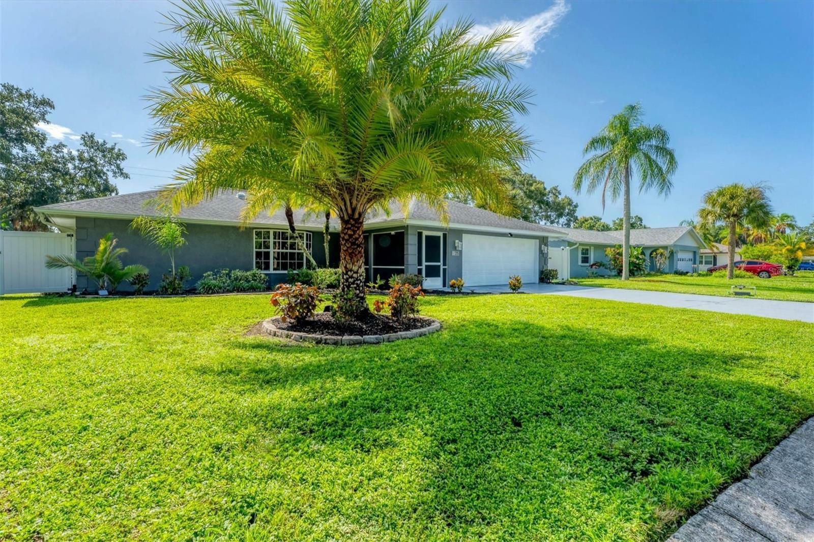 Property Photo:  25 Mimosa Drive  FL 34232 