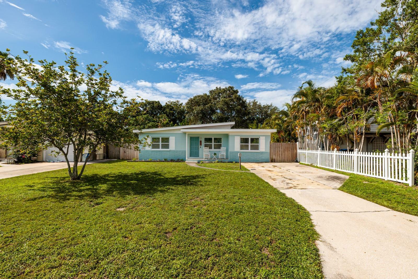 Property Photo:  110 Pershing Street NE  FL 33702 