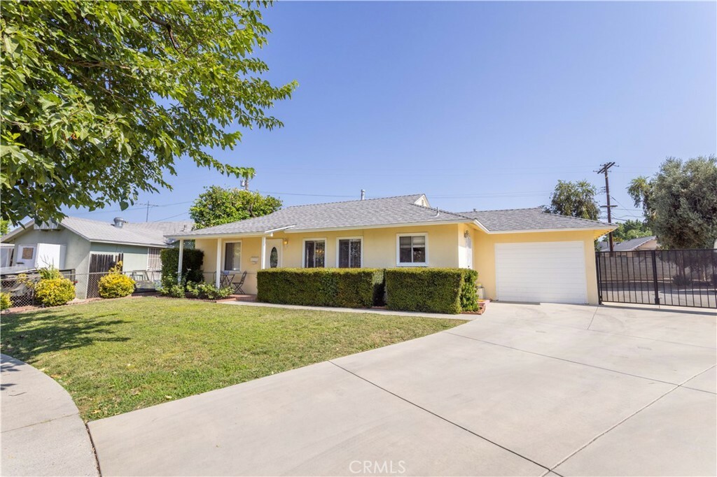 Property Photo:  17405 Manteca Street  CA 91406 