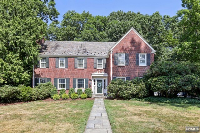 Property Photo:  51 Grover Lane  NJ 07006 