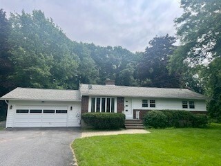 Property Photo: 35 Skylark Ln MA 01462