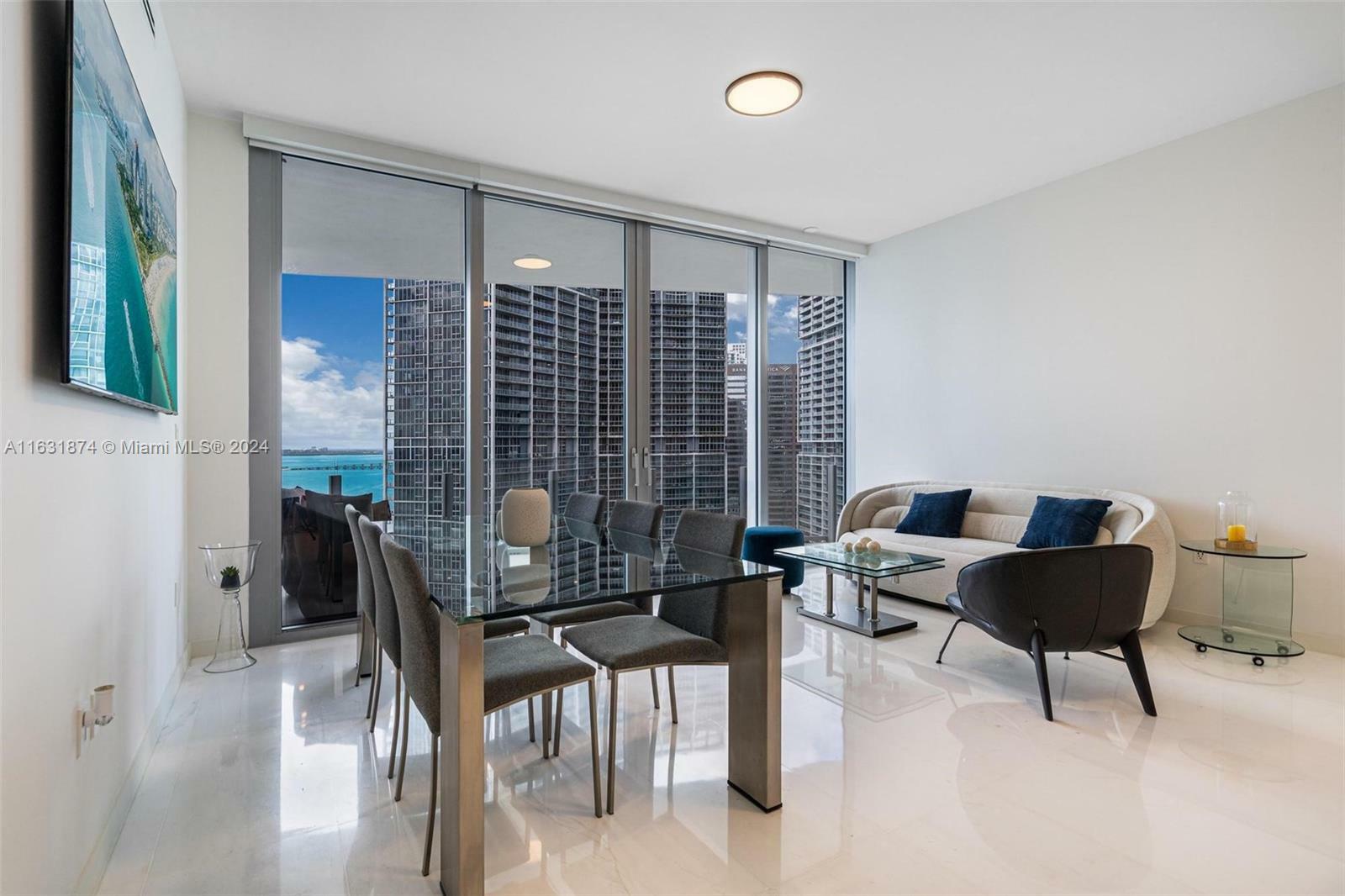 Property Photo:  300 Biscayne Blvd Way 2706  FL 33131 