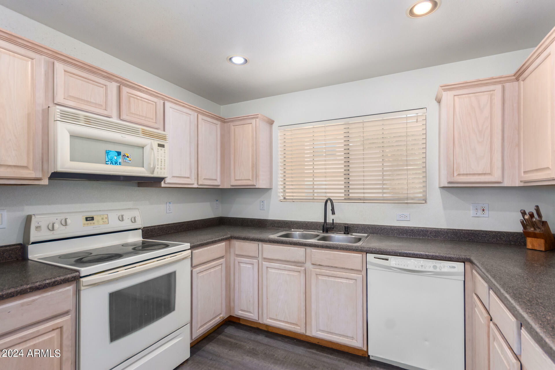 Property Photo:  1308 E Clifton Avenue  AZ 85295 