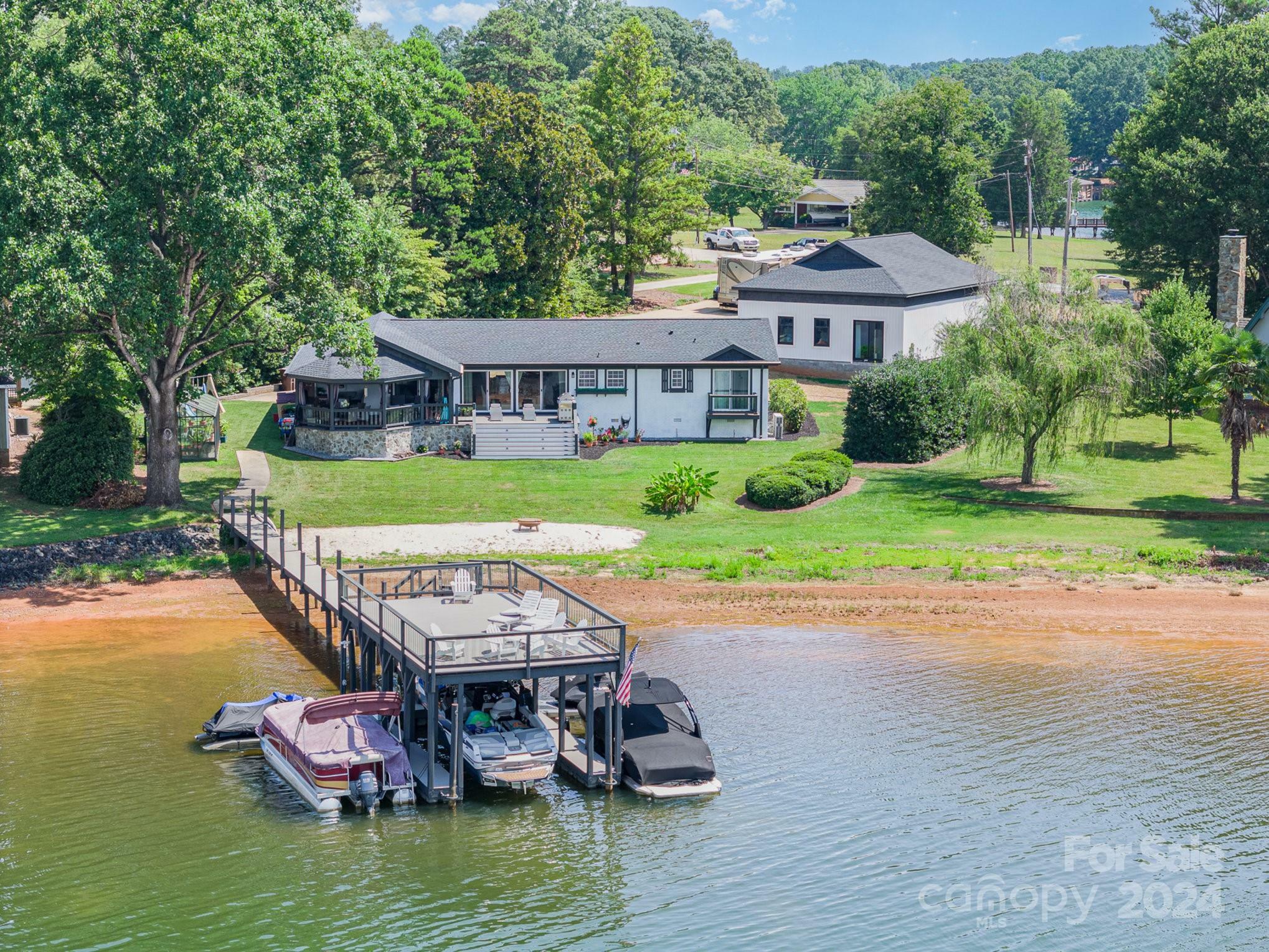 Property Photo:  4237 McGee Point Road  NC 28682 