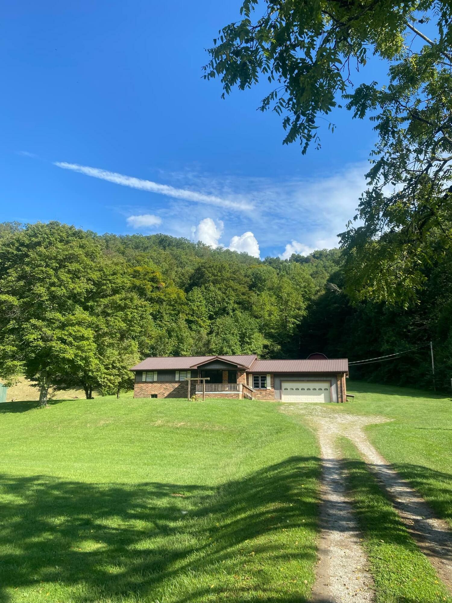 Property Photo:  9010 South Highway 421  KY 40962 