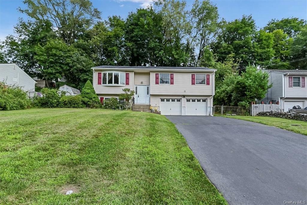 Property Photo:  64 Seven Lakes Drive  NY 10974 