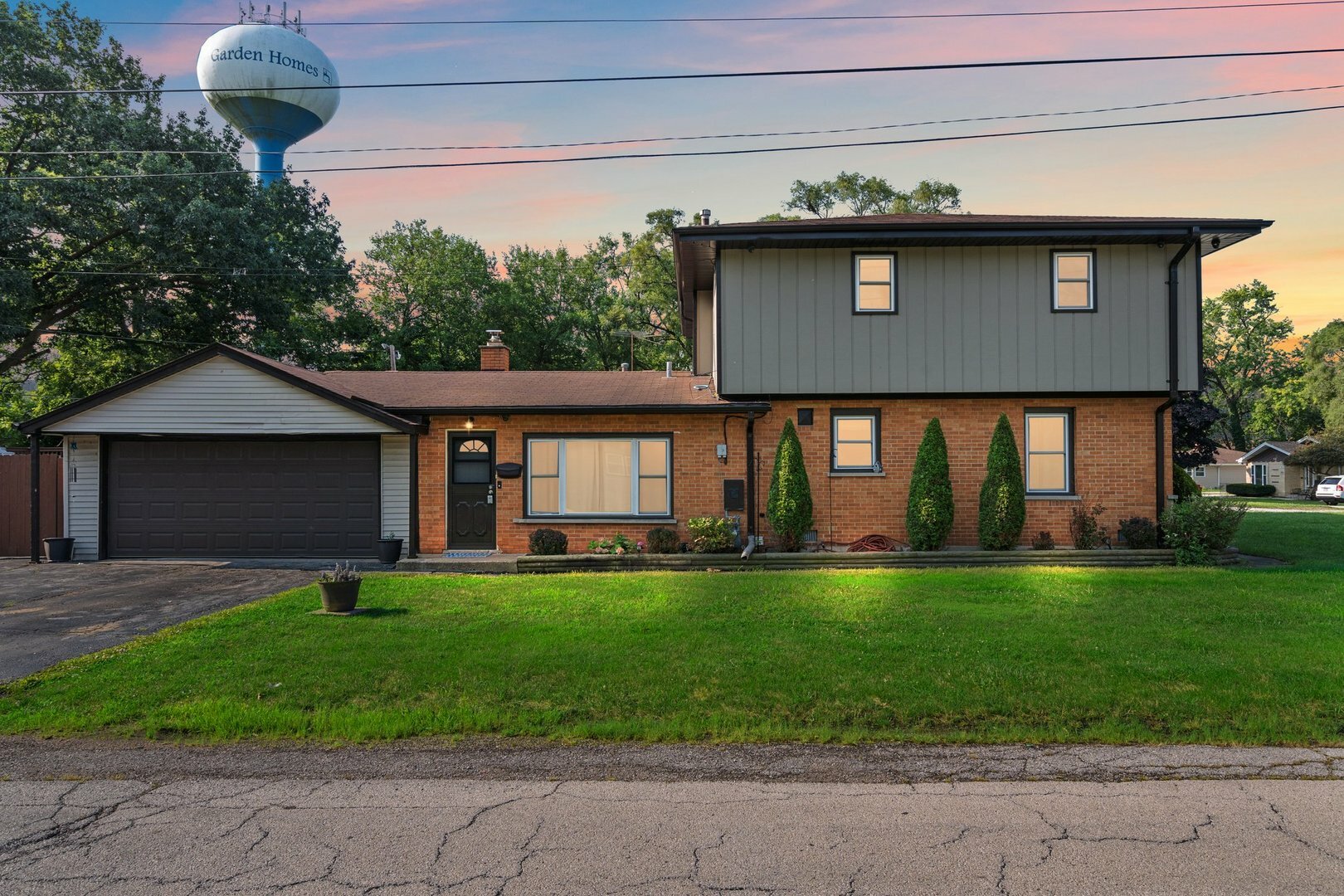 Property Photo: 11801 S Millard Avenue IL 60803