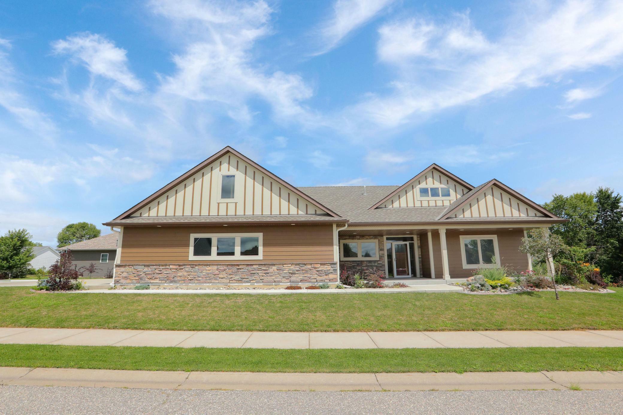 Property Photo:  1011 Homestead Drive  MN 55352 