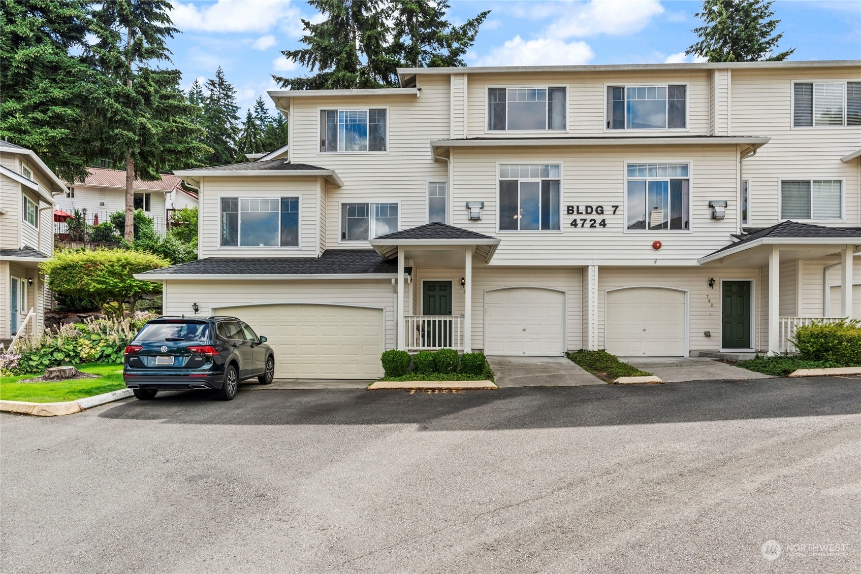 Property Photo:  4724 Mill Pond Drive SE 703  WA 98092 