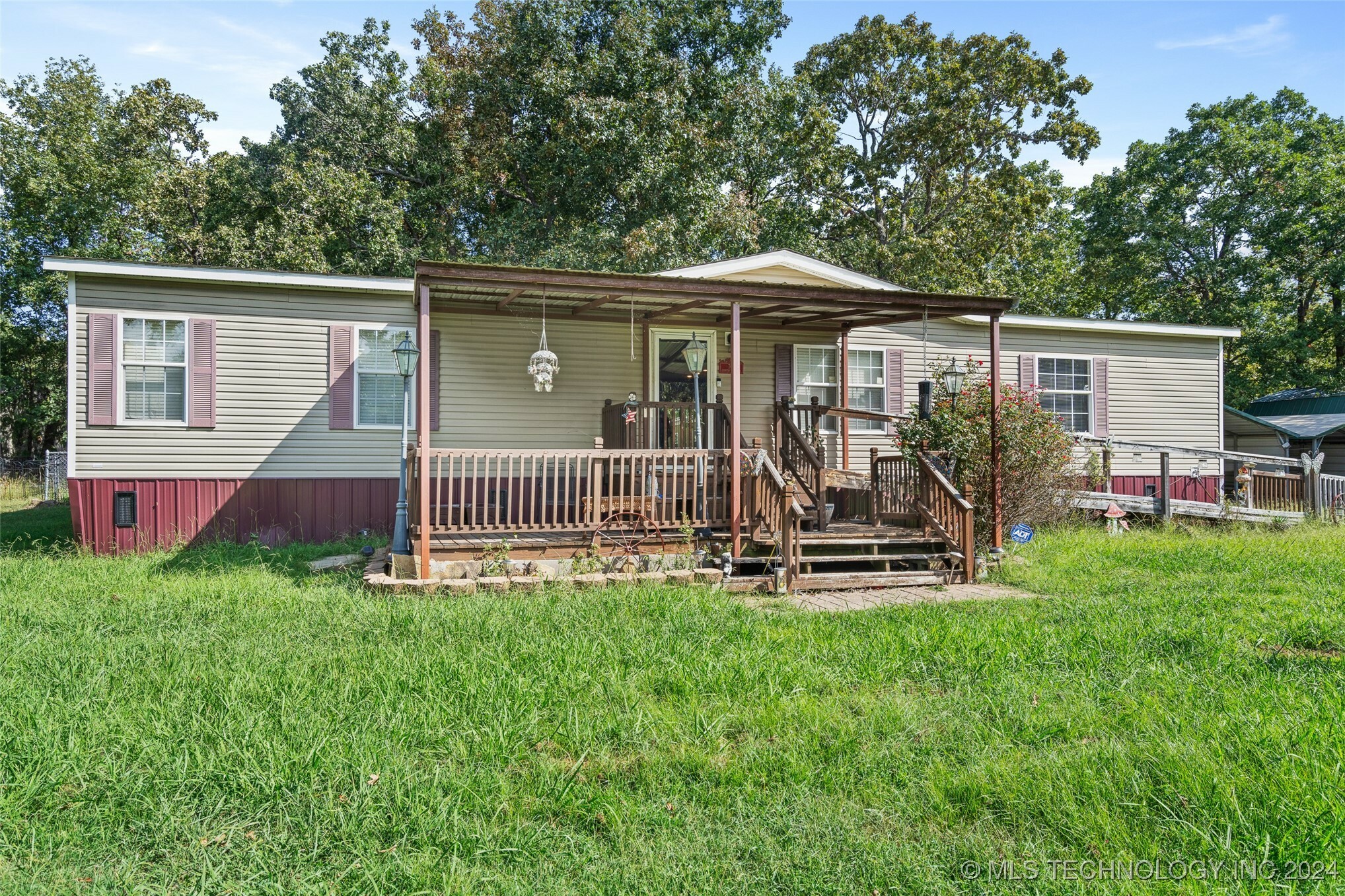 Property Photo:  705 Country Club 2  OK 74425 