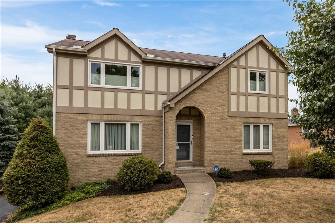 Property Photo:  534 Woodland Rd  PA 15237 