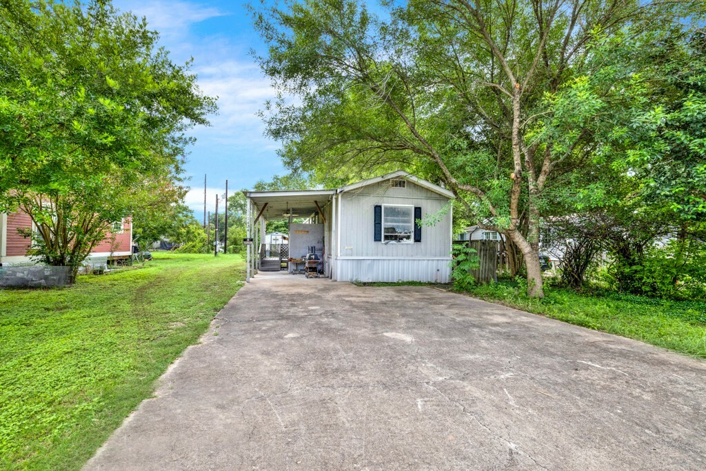 Property Photo:  1424 Harper Drive  TX 78666 