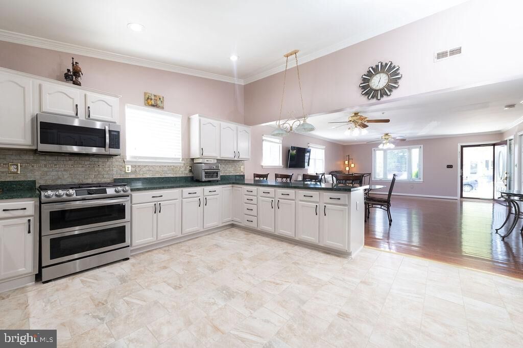 Property Photo: 403 Greenhill Avenue MD 20707