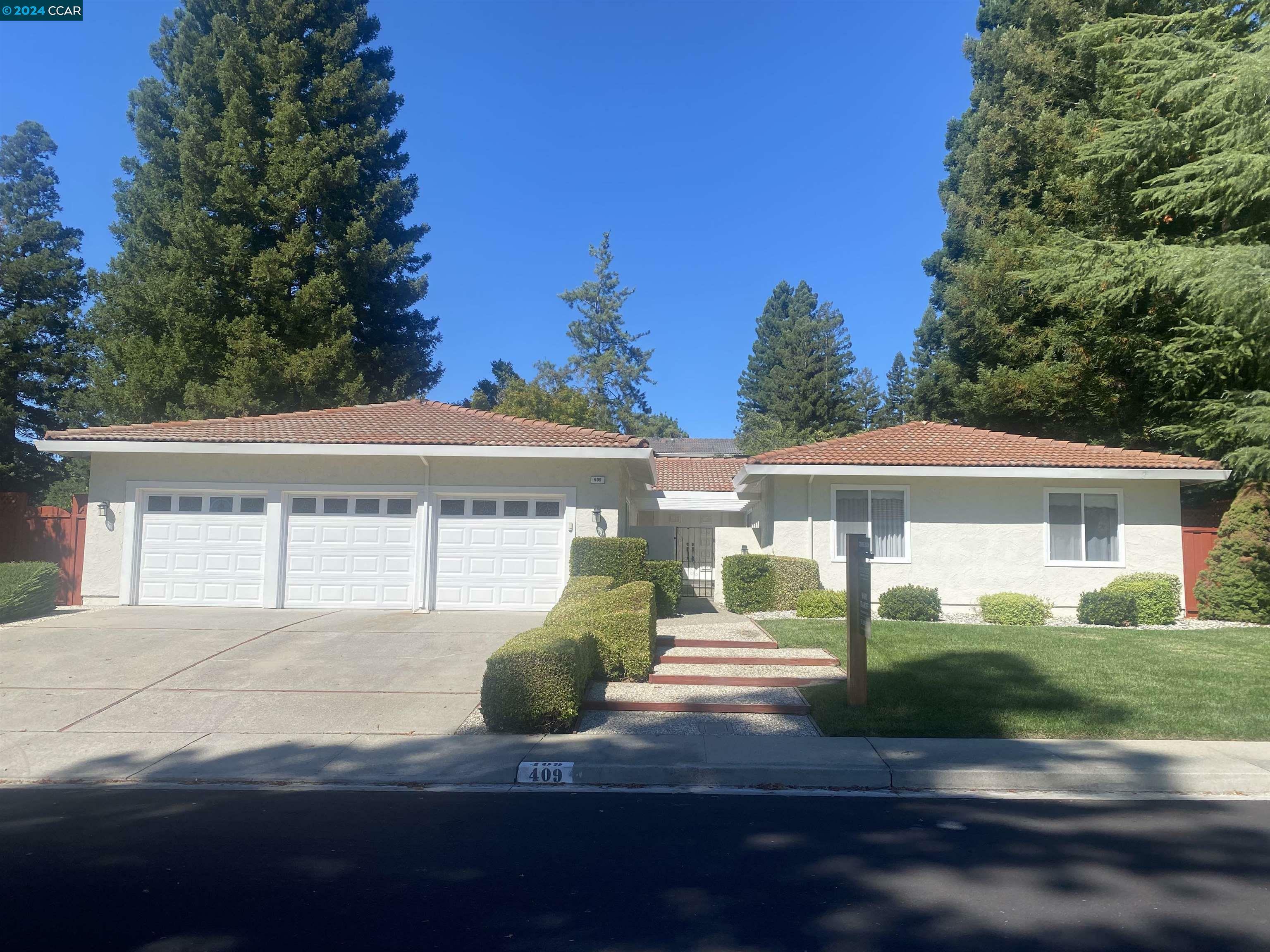 Property Photo:  409 Plata Ct  CA 94526 