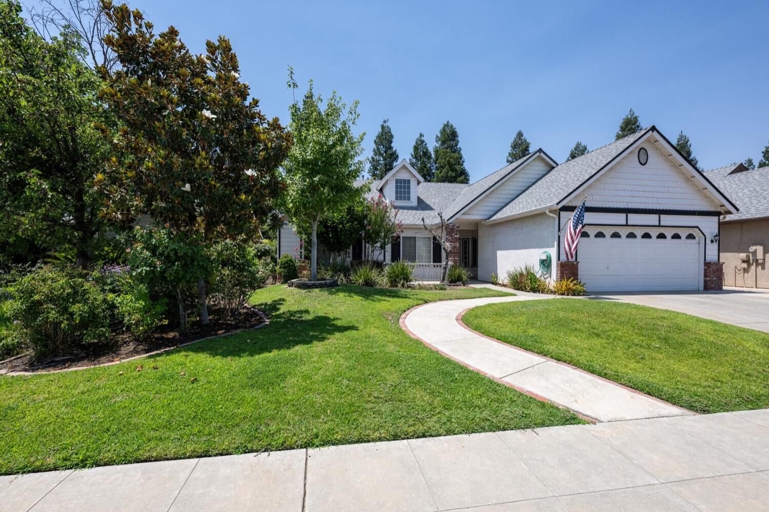 Property Photo:  10145 N Price Avenue  CA 93730 