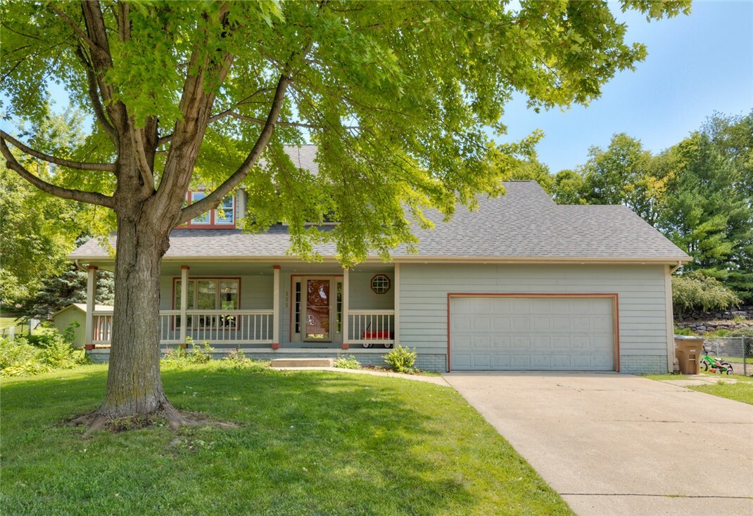 Property Photo:  155 Orchard Court  IA 50327 