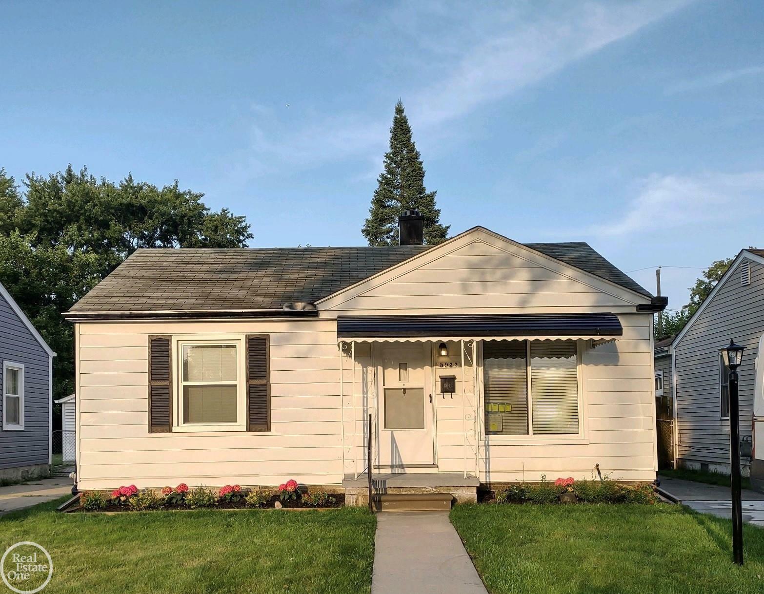 Property Photo:  5933 Katherine Street  MI 48180 