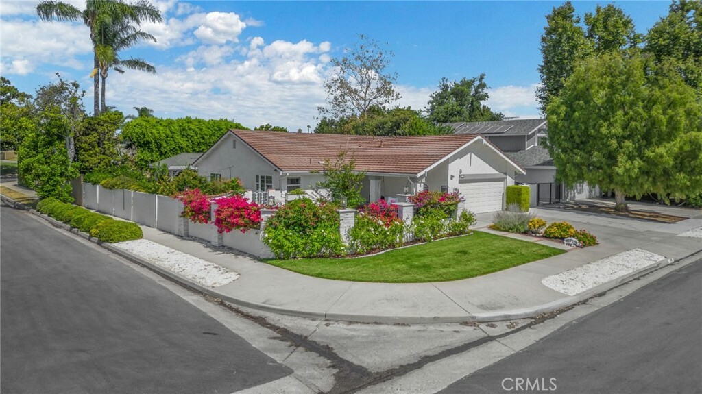 Property Photo:  1003 Hibiscus Way  CA 92870 