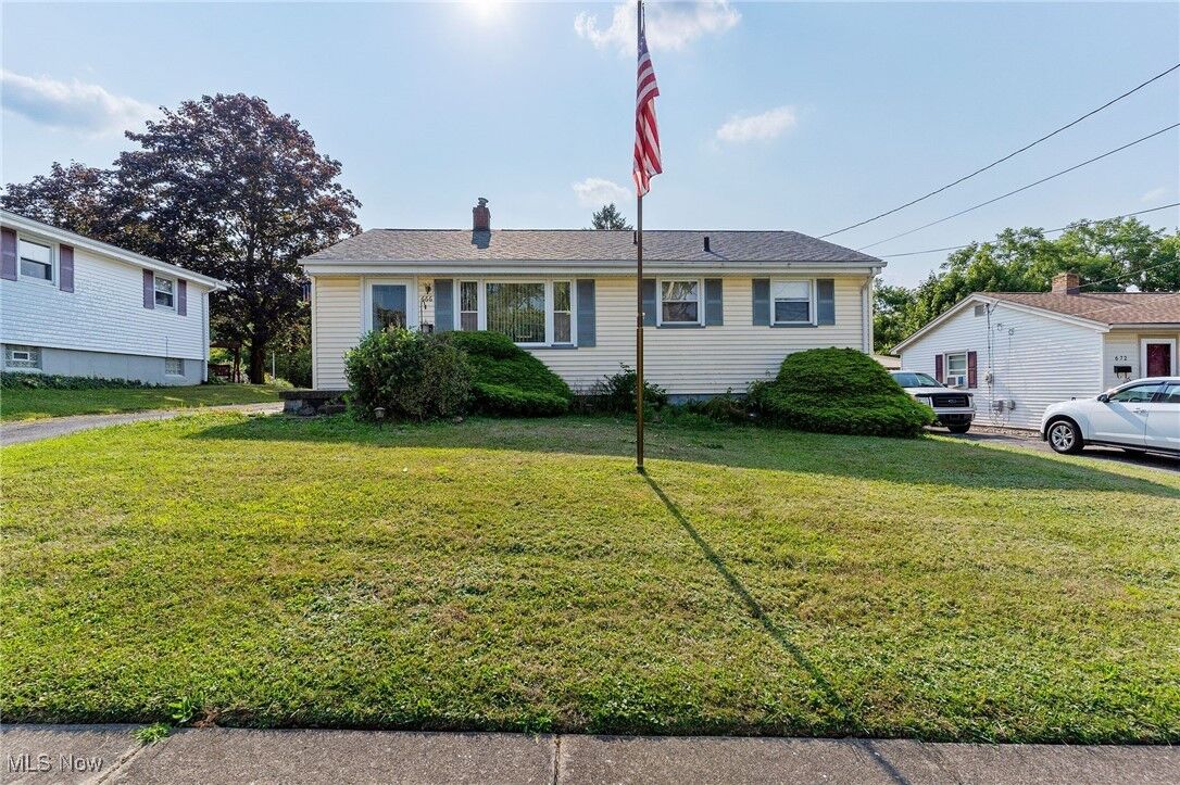 Property Photo: 666 N Schenley Avenue OH 44509