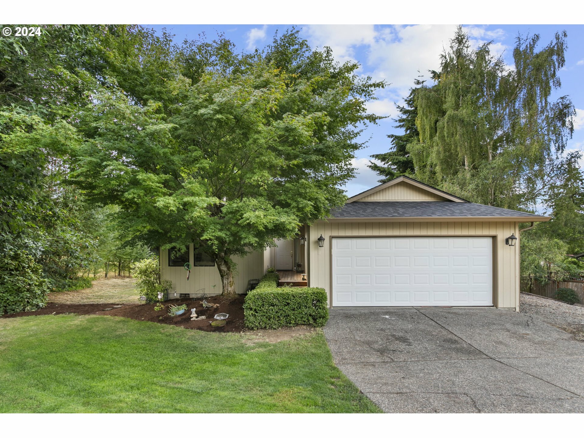 Property Photo:  2413 NW 111th St  WA 98685 