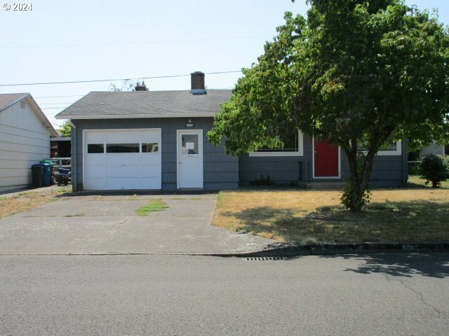 Property Photo:  1350 Umpqua Rd  OR 97071 