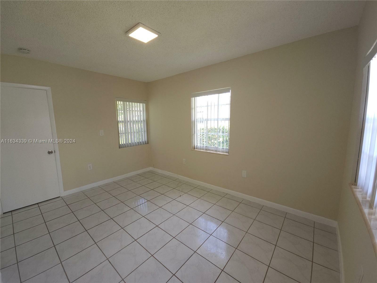 Property Photo:  1510 NE 109th St 1510  FL 33161 