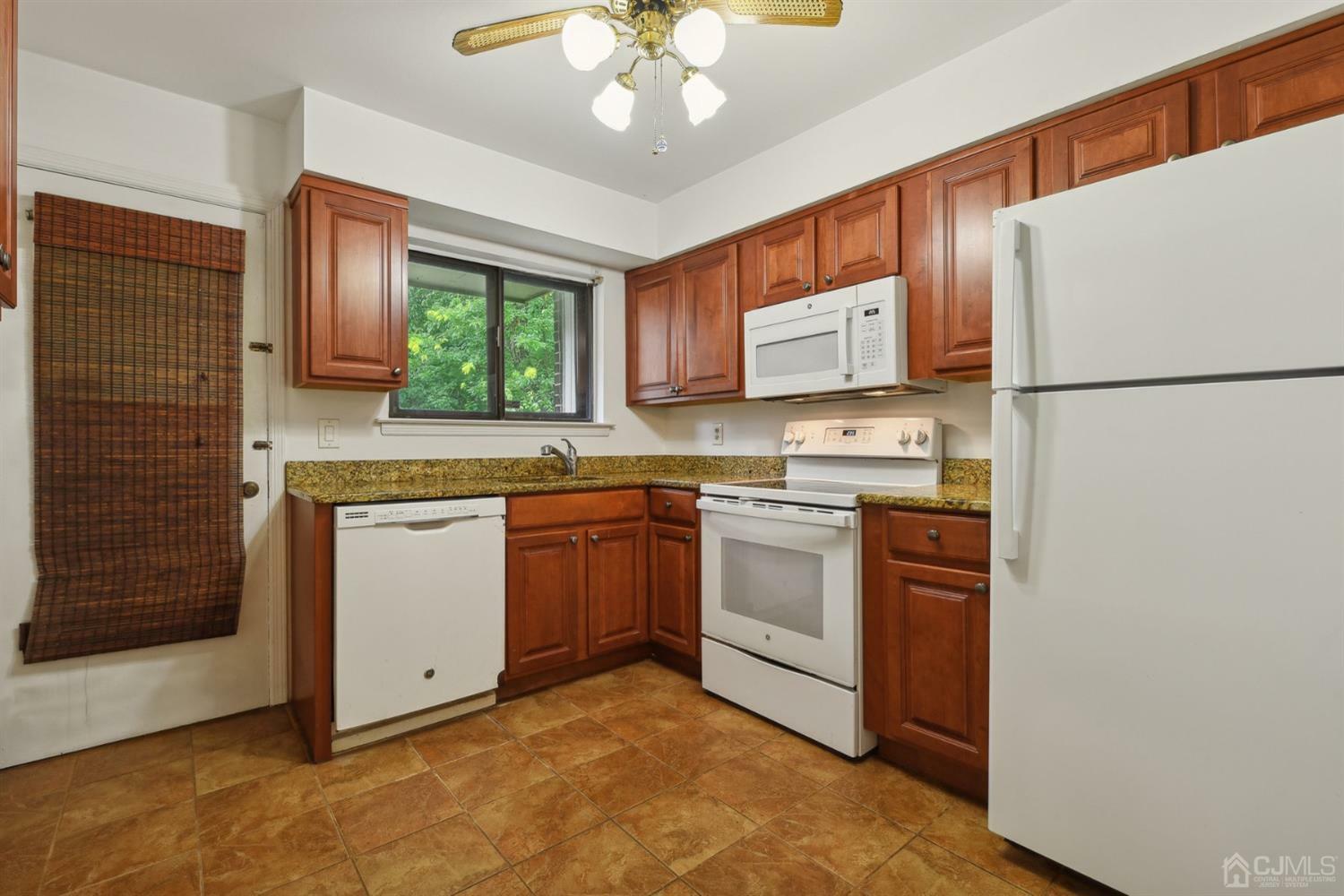 Property Photo:  323 Gill Lane 6G  NJ 08830 