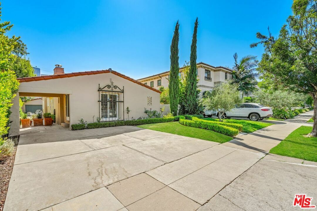 133  N Rexford Dr  Beverly Hills CA 90210 photo