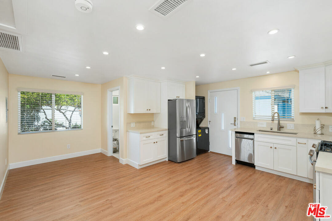 Property Photo:  3751  W 60th St  CA 90043 