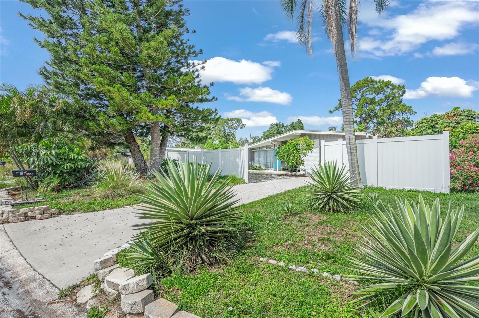 Property Photo:  4801 Sarasota Avenue  FL 34234 