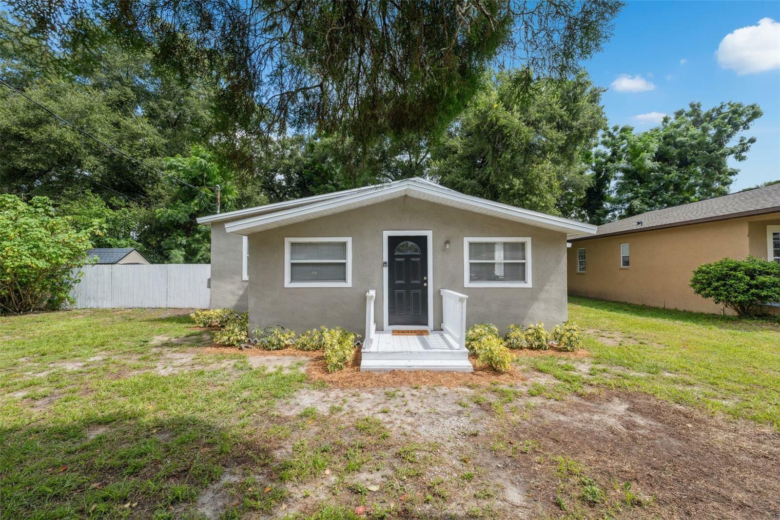 Property Photo:  419 Euclid Avenue  FL 33584 