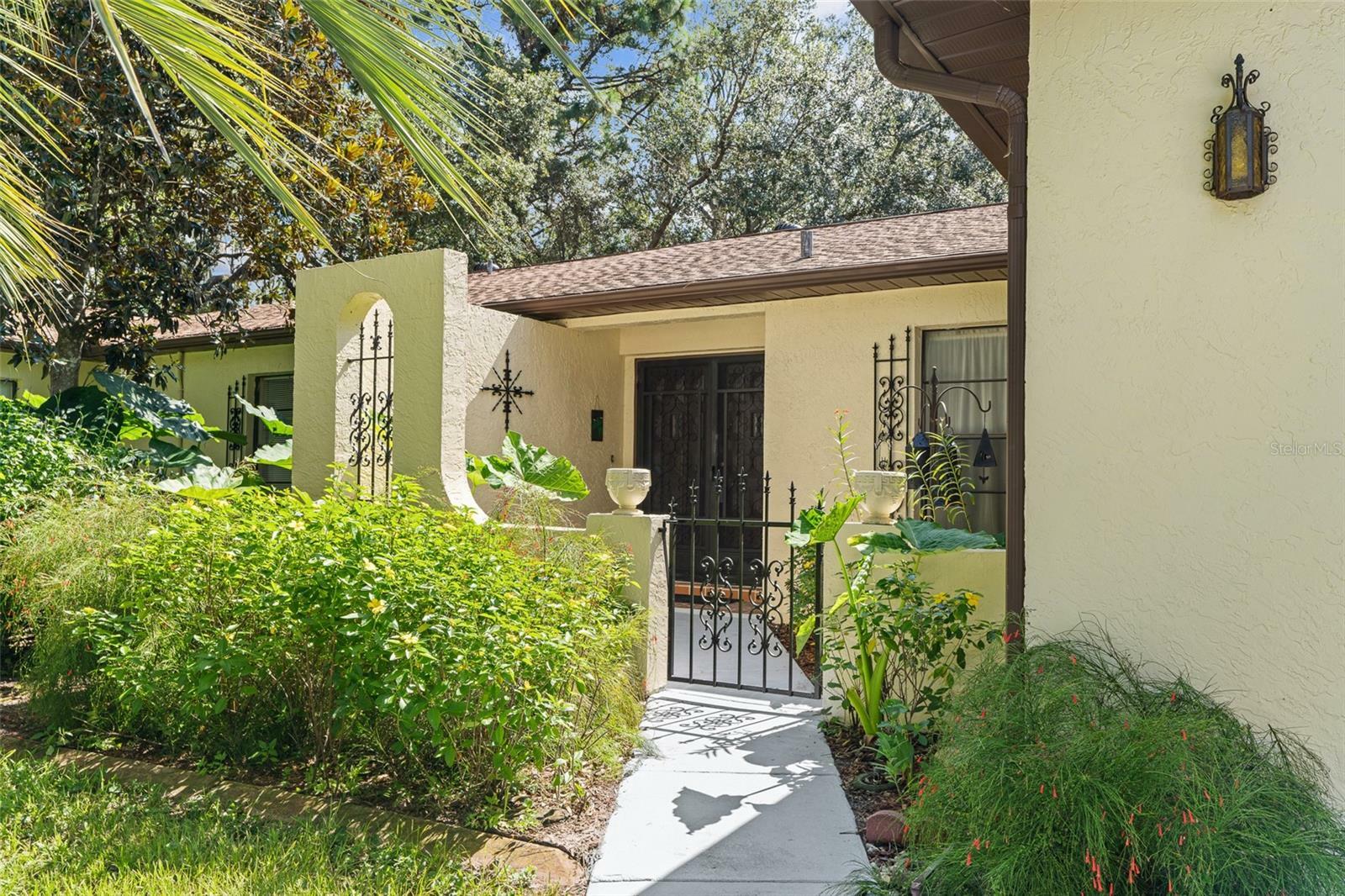 Property Photo:  18812 Monteverde Drive  FL 34610 