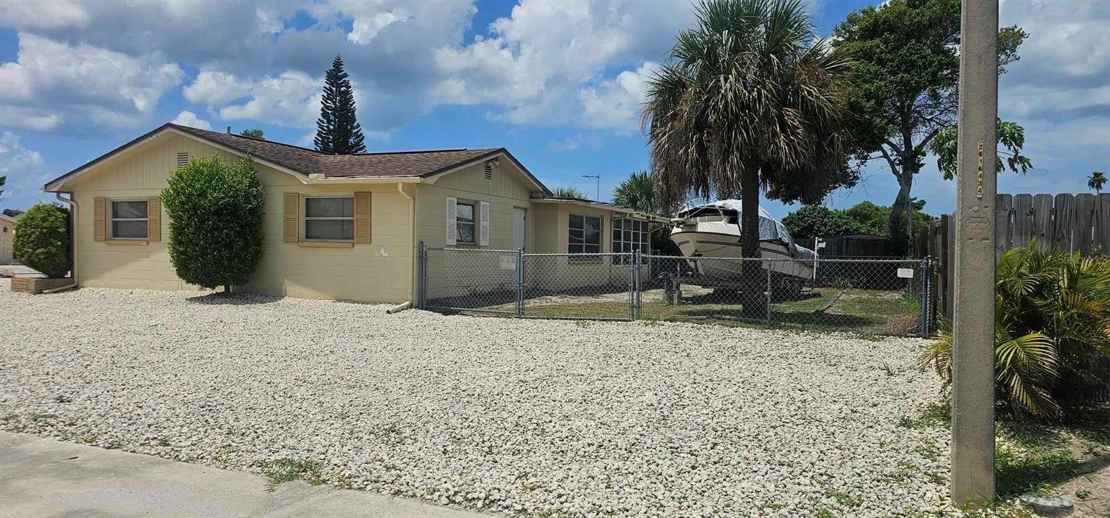 Property Photo:  3309 Primrose Drive  FL 34691 