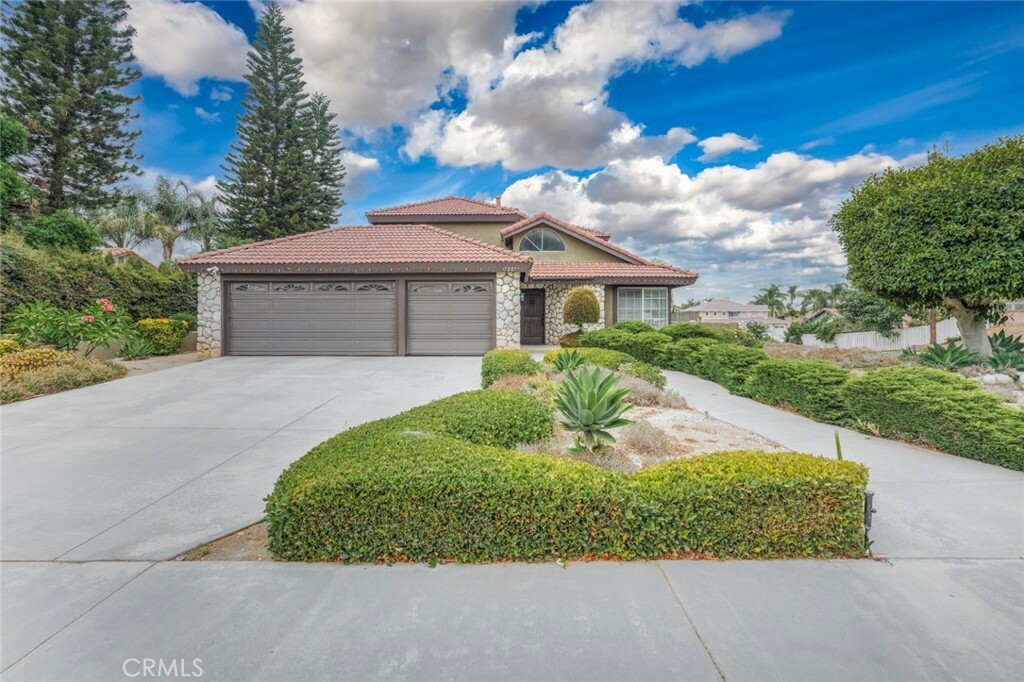 Property Photo:  1227 Voltaire Drive  CA 92506 