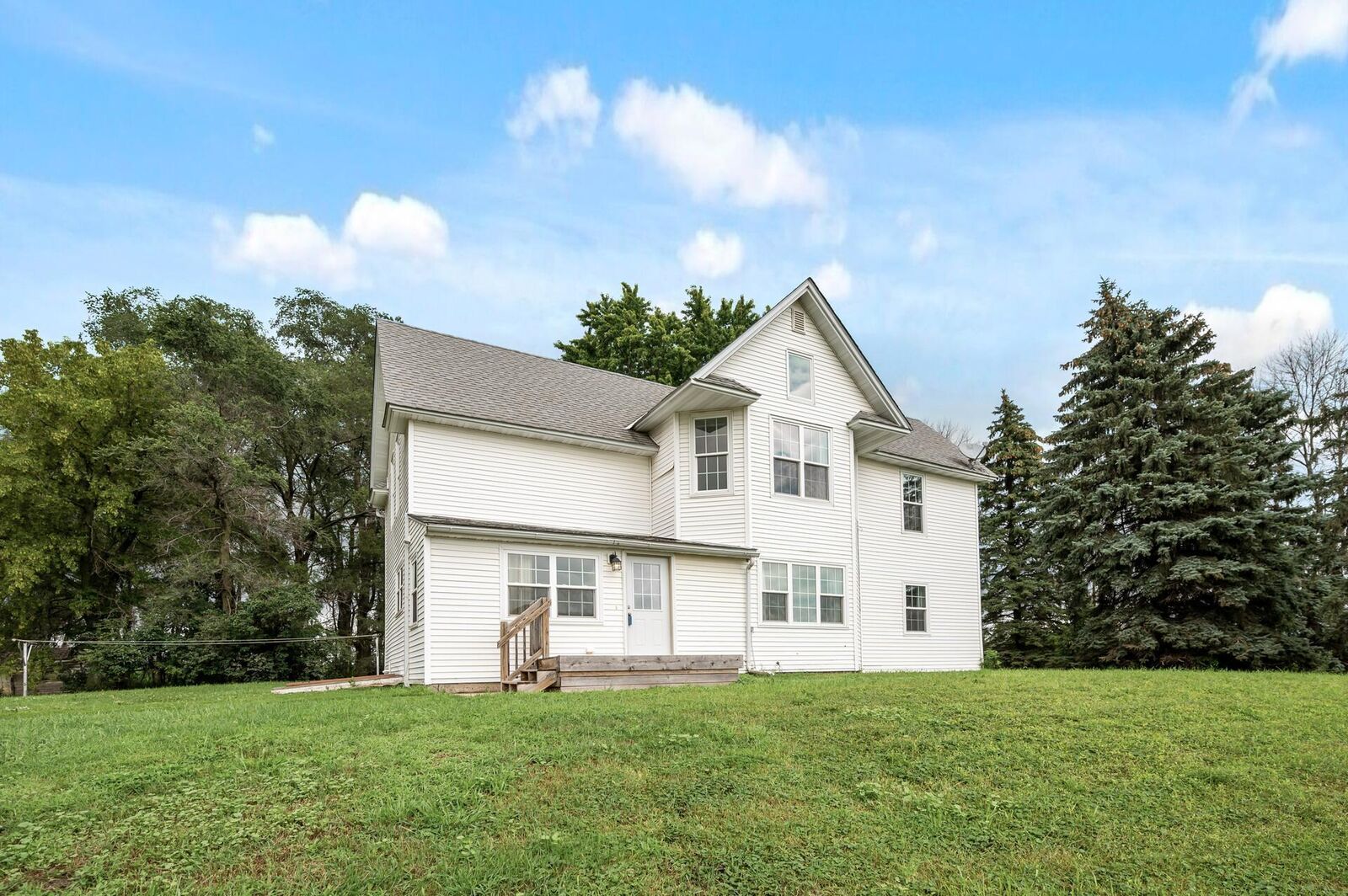 Property Photo:  17450 Pueblo Avenue  MN 55352 