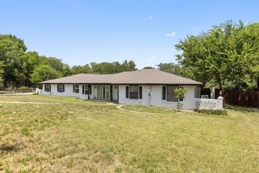 Property Photo:  1306 Meadow Green  TX 75137 