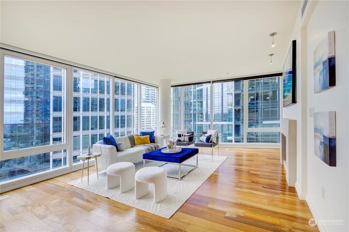 Property Photo:  10700 NE 4th Street 1102  WA 98004 