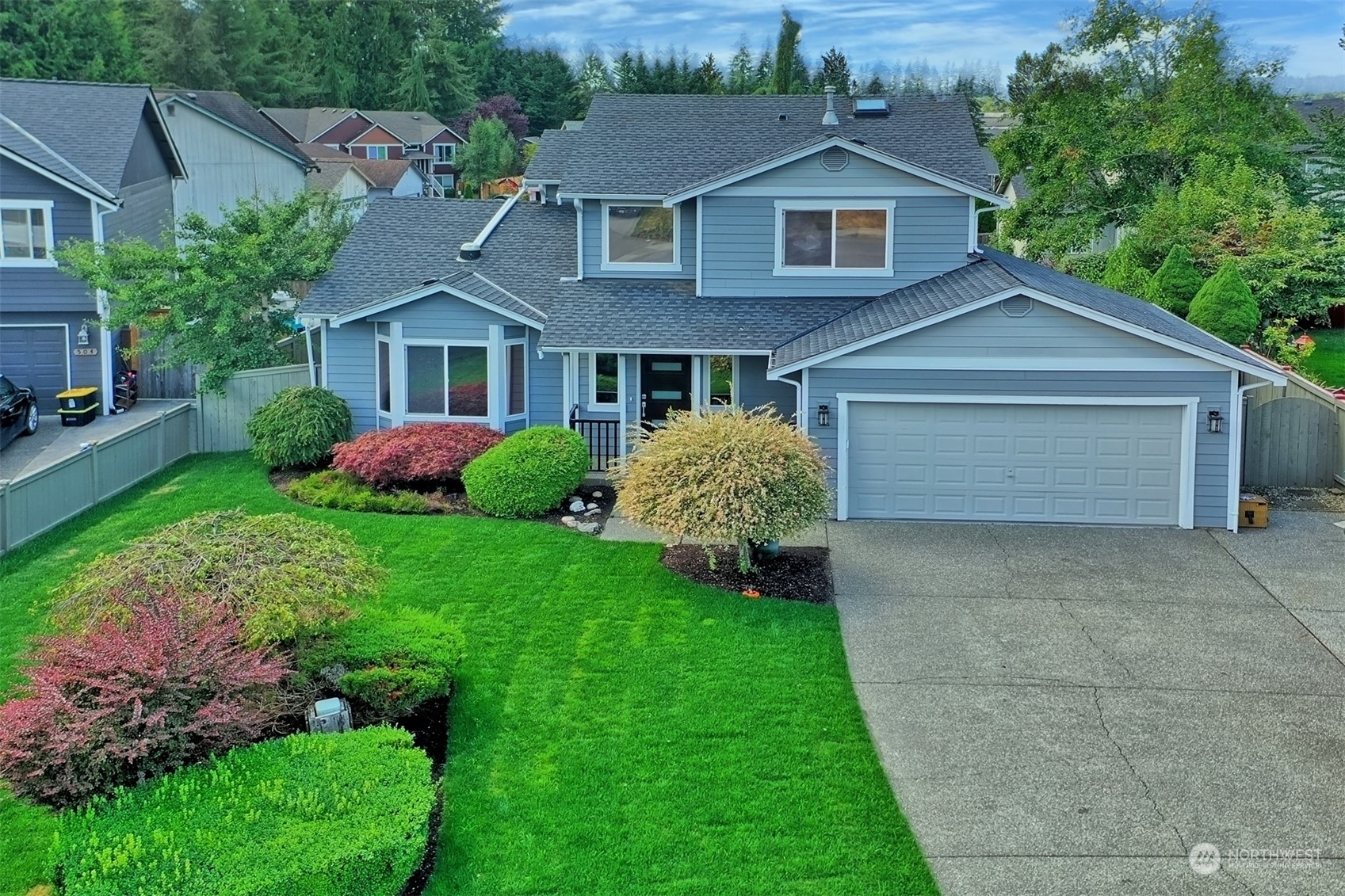 Property Photo:  506 Dogwood Court  WA 98252 