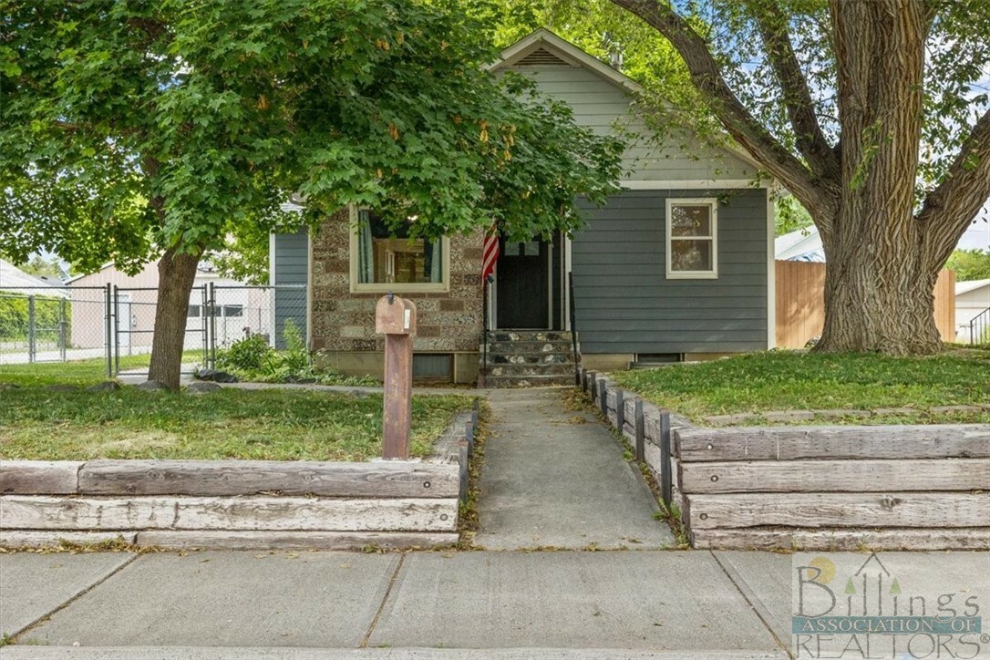 Property Photo:  735 Avenue E  MT 59102 