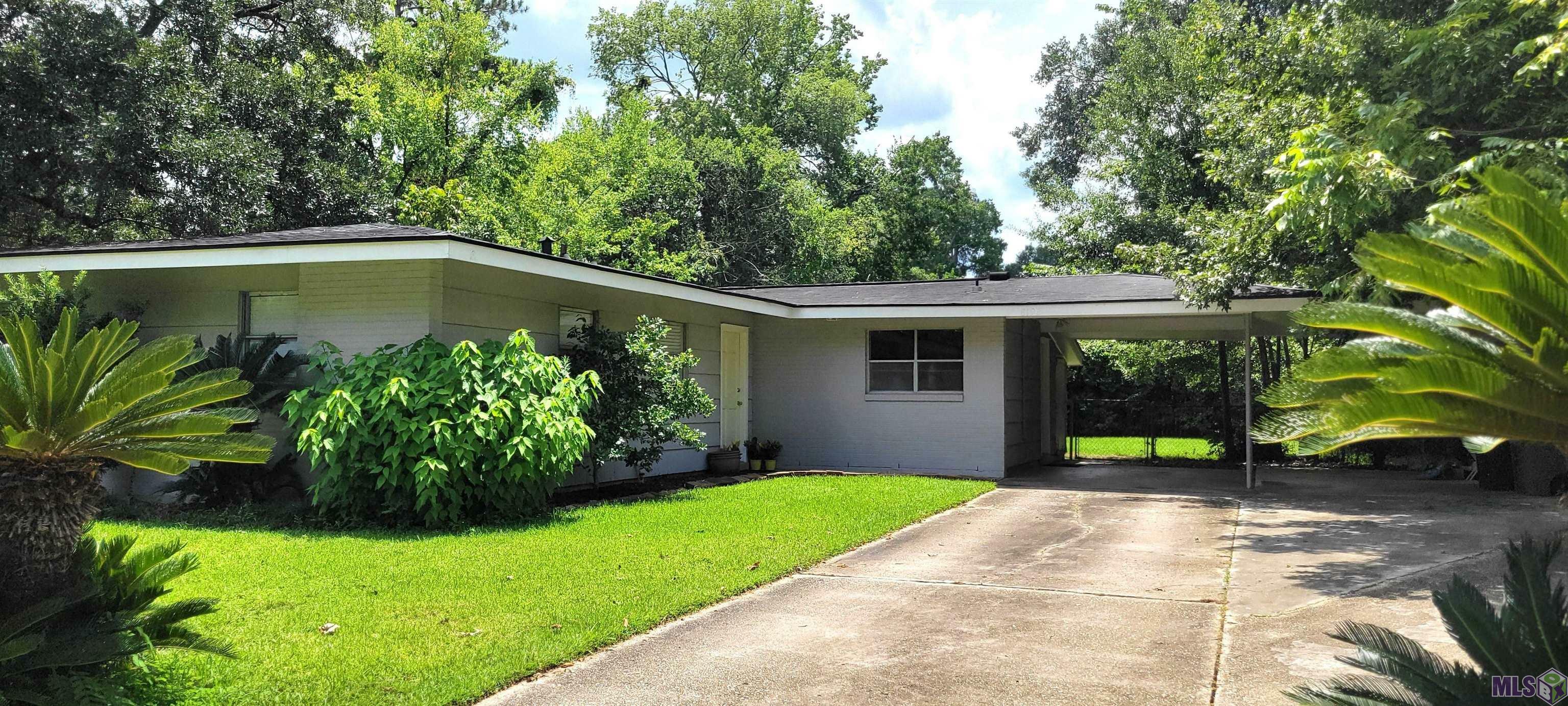 Property Photo: 8192 Sholar Dr LA 70809