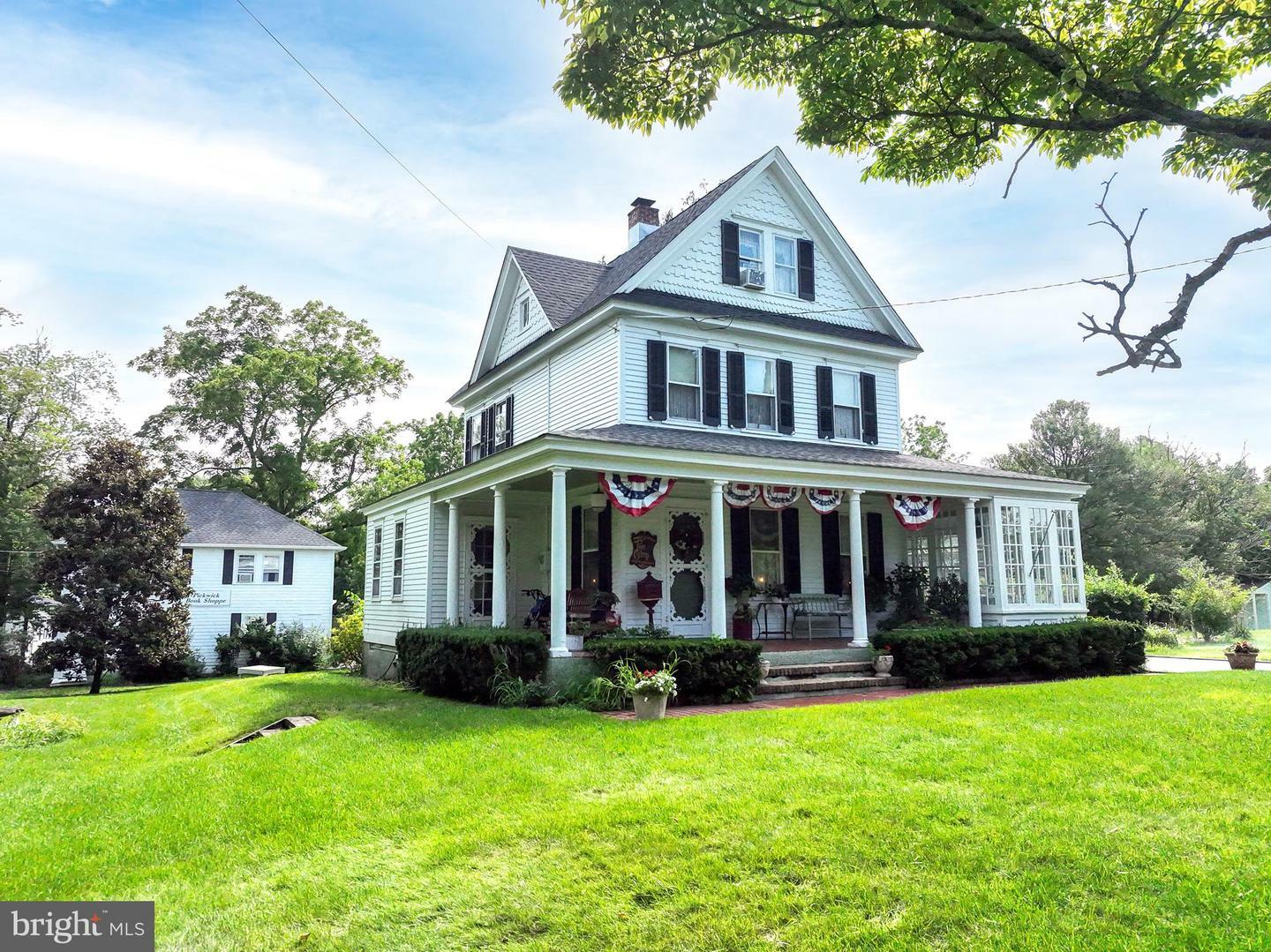 Property Photo:  201/ 199 Cedar Street  NJ 08087 